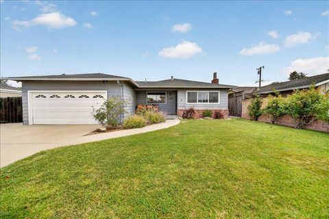 Photo of 788 Bedford Drive, Salinas, CA 93901 (MLS # ML82042442)