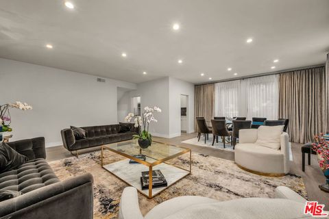 Photo of 438 N Palm Drive #1, Beverly Hills, CA 90210 (MLS # 25601485)