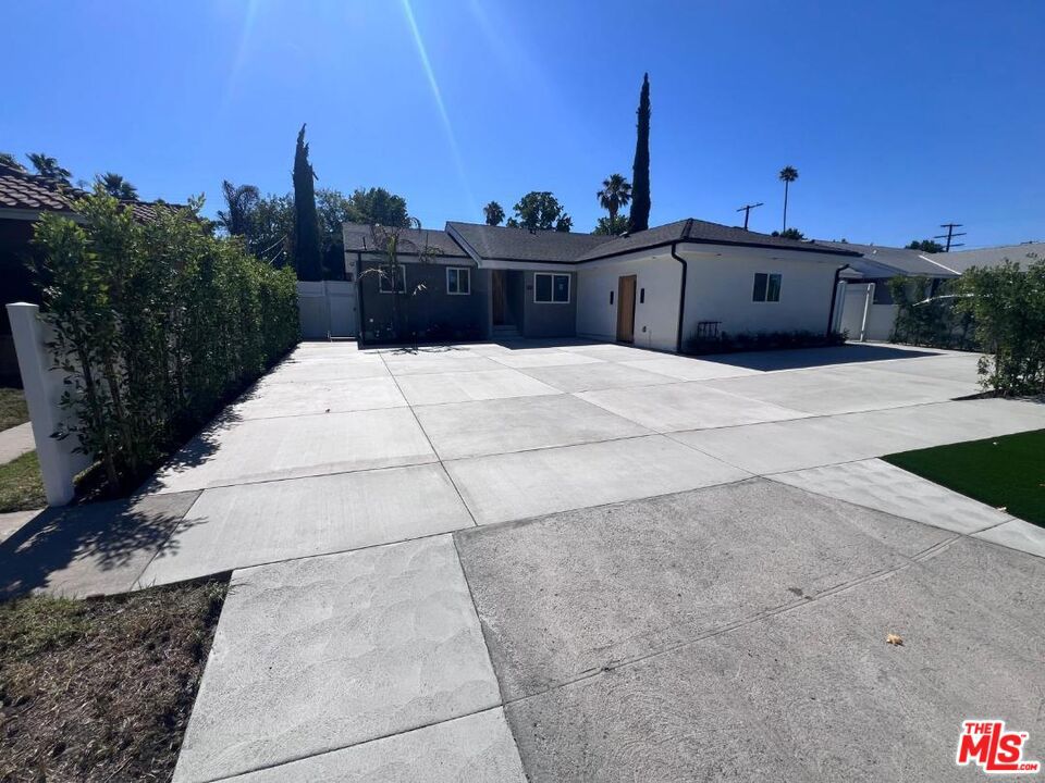 Newly Developed projected -1Ba 1Ba shared with two other units. App. 400 sq. ft Junior ADU, perfect for in-laws or family, a cozy retreat full kitchen, bathroom, laundry and separate entrance! A Beautiful synthetic grass PRIVATE side yard !! Every detail has been thoughtfully curated, from the quartz countertops to the designer-quality fixtures and bathroom tiles. As you explore the ADU, you'll be greeted by the same level of quality and craftsmanship. With its own entrance and amenities, this newly constructed dwelling offers privacy and comfort, ideal for guests, extended family. All Brand new appliances included! Two Parking spaces assigned . one year lease minimum