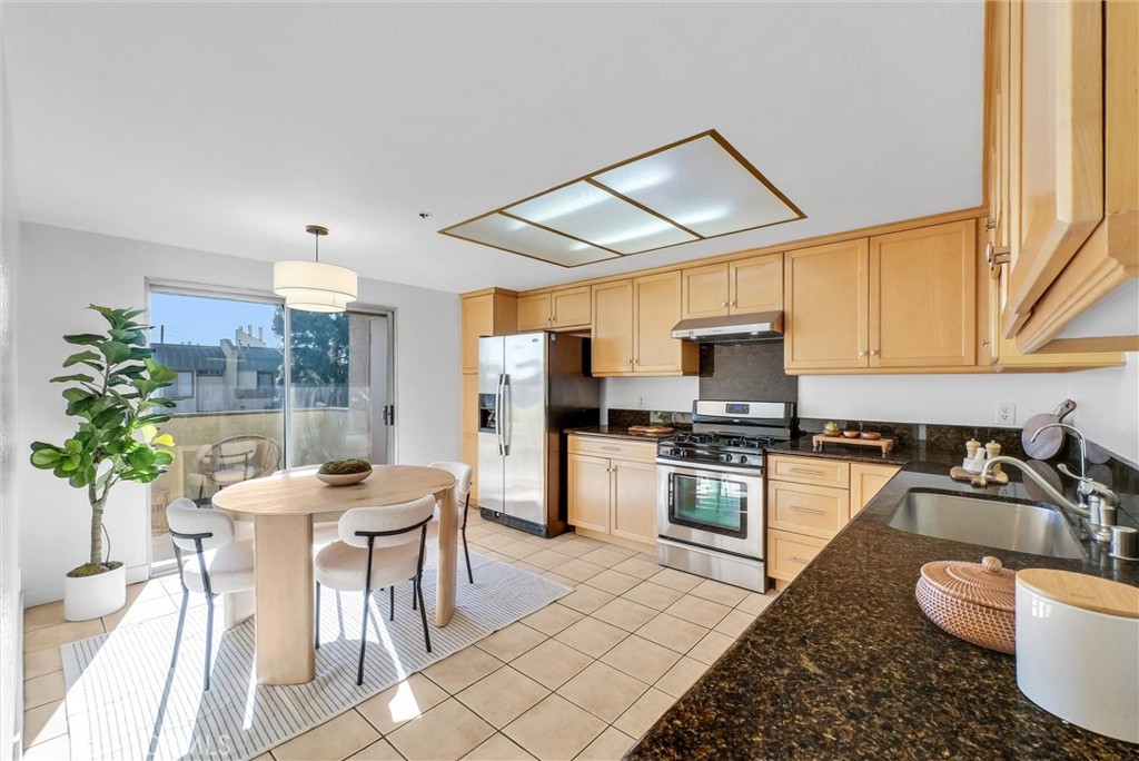 12121 Centralia Street 302