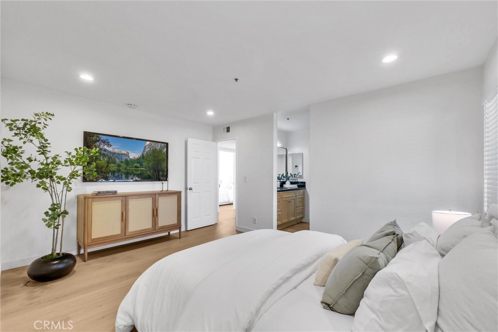 12121 Centralia Street 302