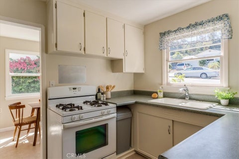 Tiny photo for 2068 Sierra WAY, San Luis Obispo, CA 93401 (MLS # SC26223908)