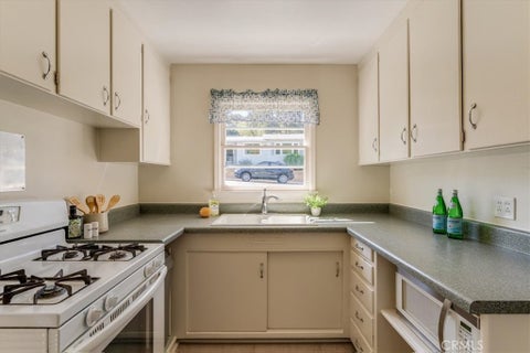 Tiny photo for 2068 Sierra WAY, San Luis Obispo, CA 93401 (MLS # SC26223908)