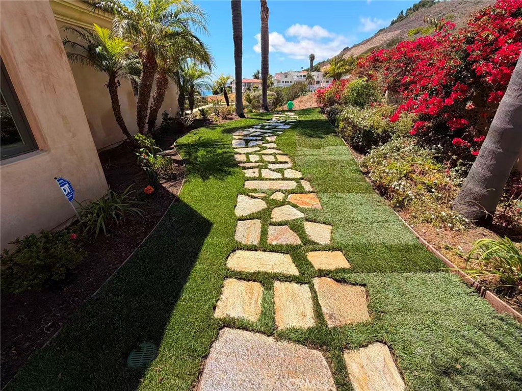 3231 Palos Verdes S