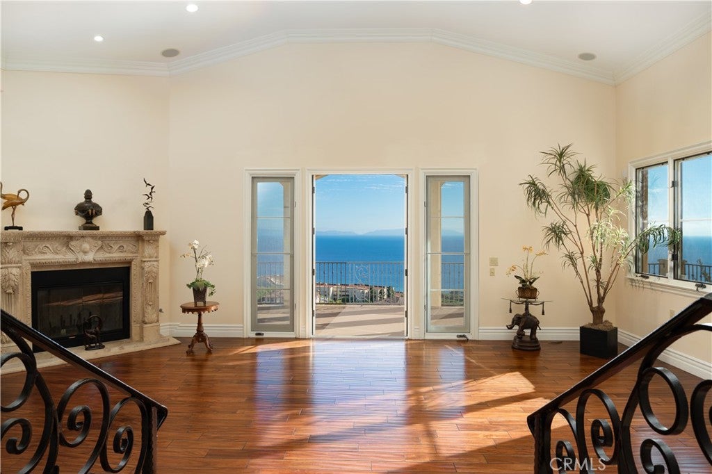 3231 Palos Verdes S