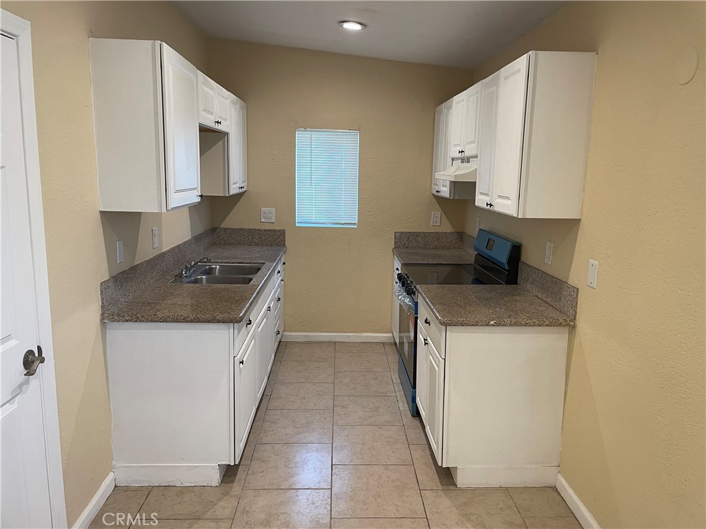 Newly remodeled
completely remodeled unit, New kitchen cabinets, Granite counters, tile flooring through out the unit, complete new bathroom. New doors and new double pane windows.