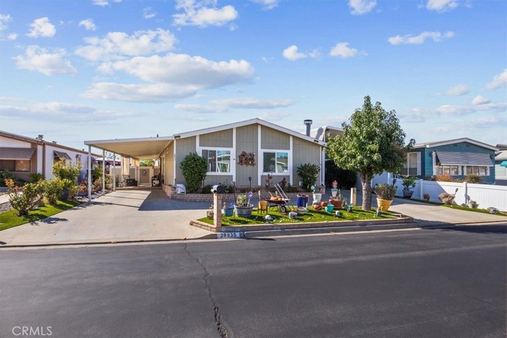 Photo of 28935 Calle Alta, Murrieta, CA 92563 (MLS # NP25245404)