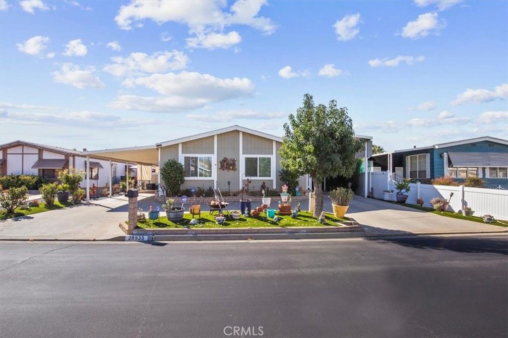 Photo of 28935 Calle Alta, Murrieta, CA 92563 (MLS # NP25245404)