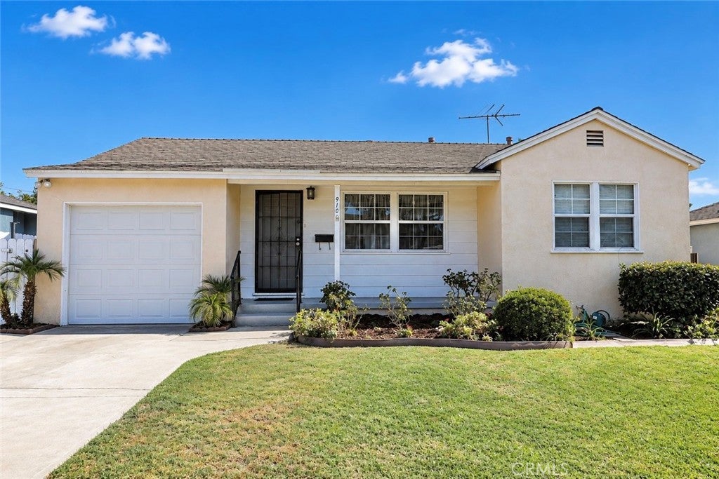 Photo of 910 W Heather AVE, La Habra, CA 90631 (MLS # PW26178855)