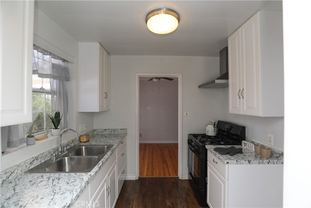 910 W Heather
