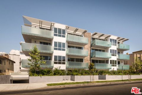 Photo of 12045 Guerin Street #304, Studio City, CA 91604 (MLS # 26673047)