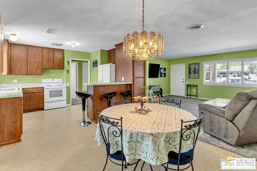 77225 California Drive