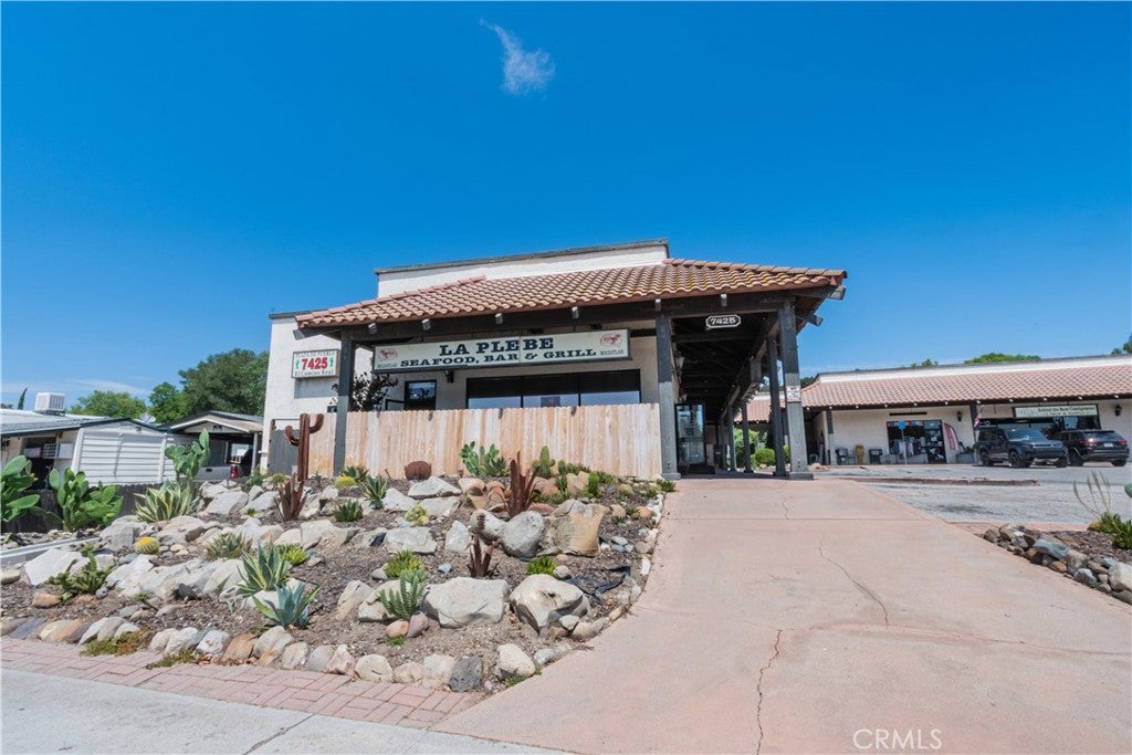 7425 El Camino Real