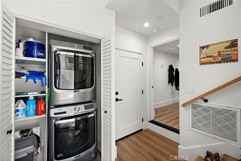 Corona del Mar North of PCH (CNHW) - Residential Lease