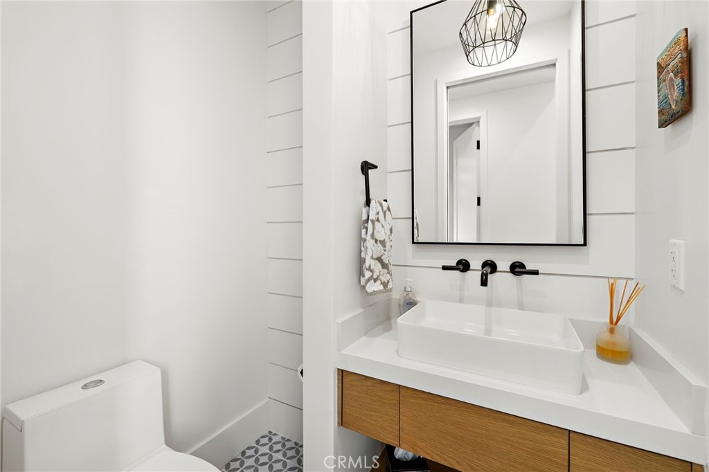 Corona del Mar North of PCH (CNHW) - Residential Lease