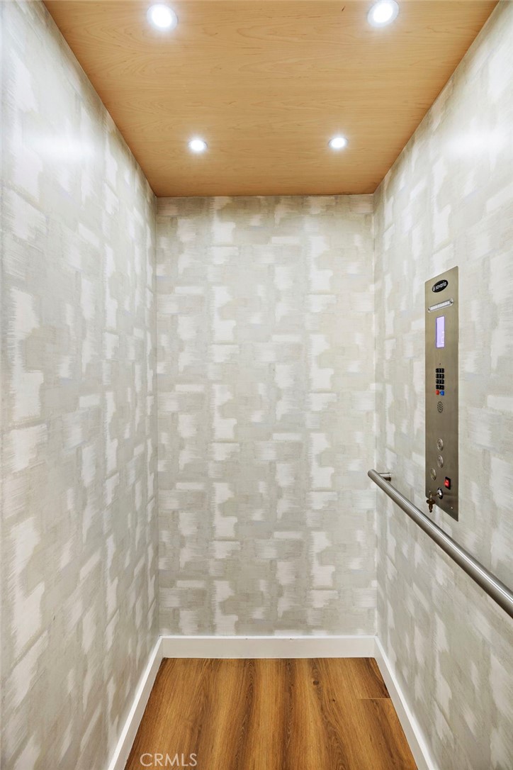 Corona del Mar North of PCH (CNHW) - Residential Lease