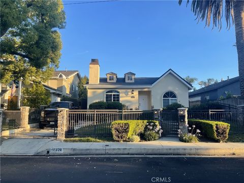 Photo of 14320 Hortense Street, Sherman Oaks, CA 91423 (MLS # SR26046208)