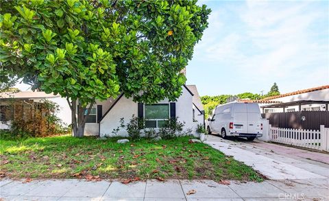 Photo of 3109 Virginia AVE, Santa Monica, CA 90404 (MLS # AR26103500)