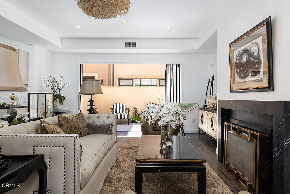 378 W Green Street 123
