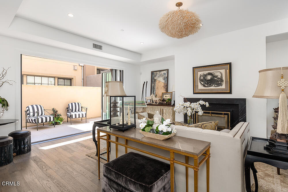 378 W Green Street 123