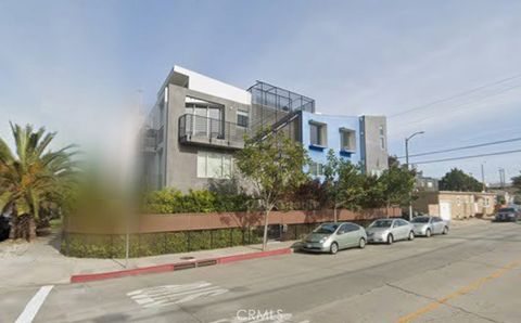 Photo of 404 Grand BLVD, Venice, CA 90291 (MLS # OC26100143)