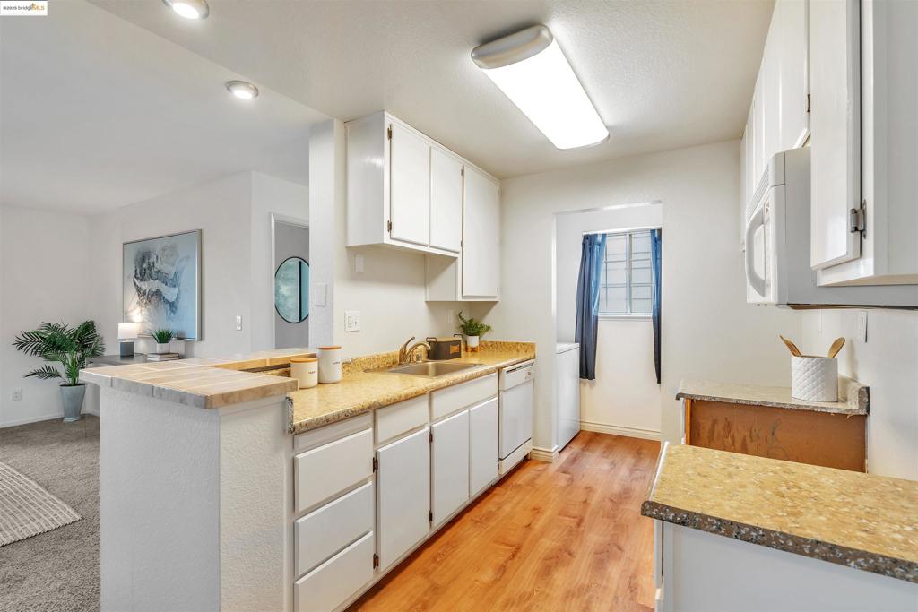 BRIDGEPORT - Residential