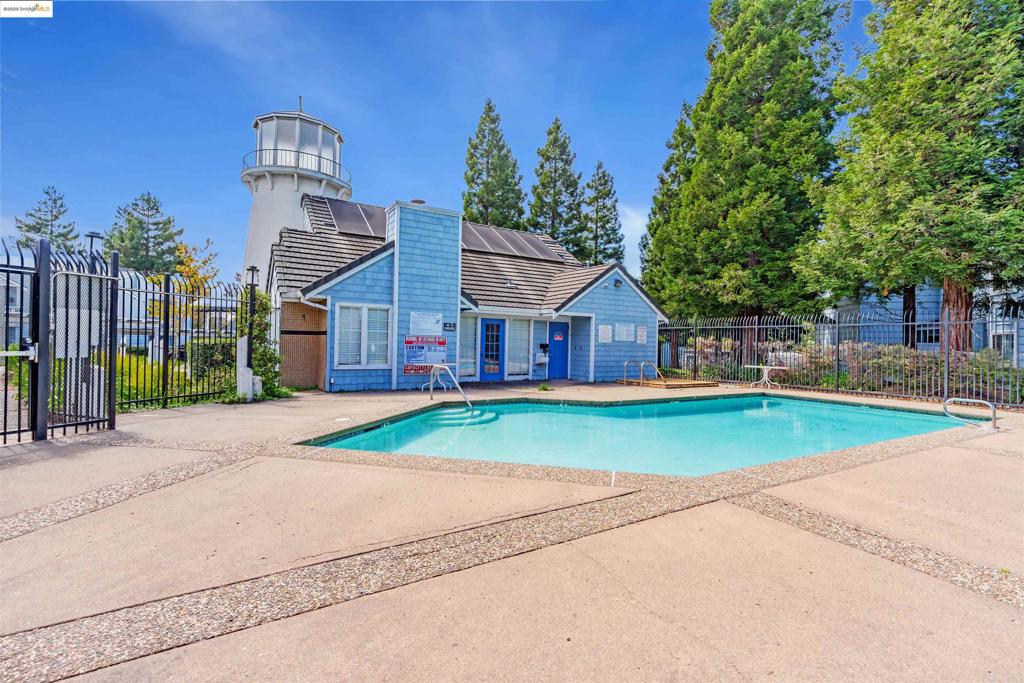 BRIDGEPORT - Residential