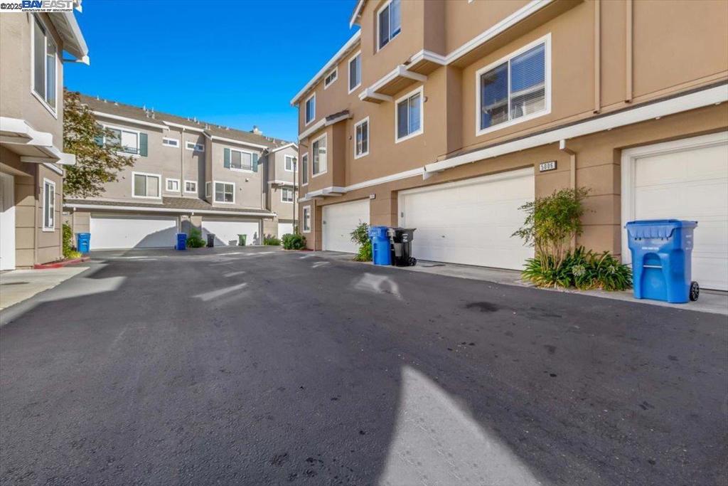 SHADOWHAWK - Residential Lease