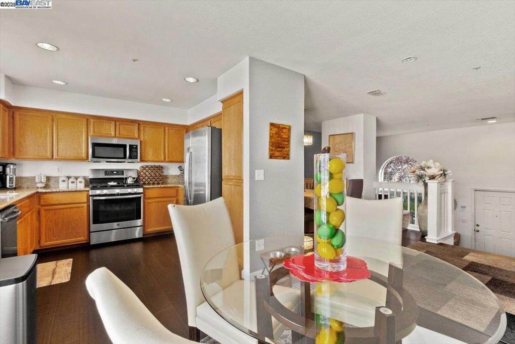 SHADOWHAWK - Residential Lease