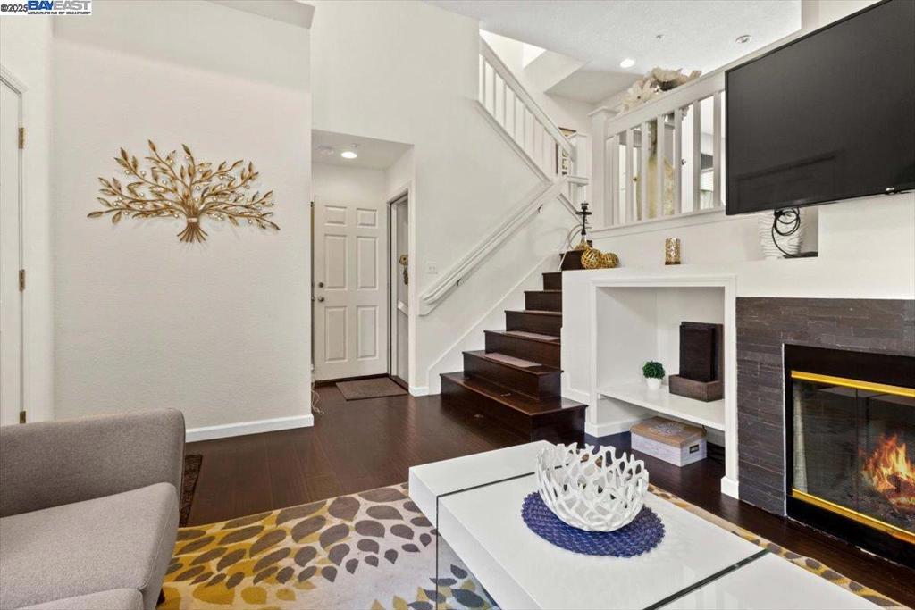 SHADOWHAWK - Residential Lease