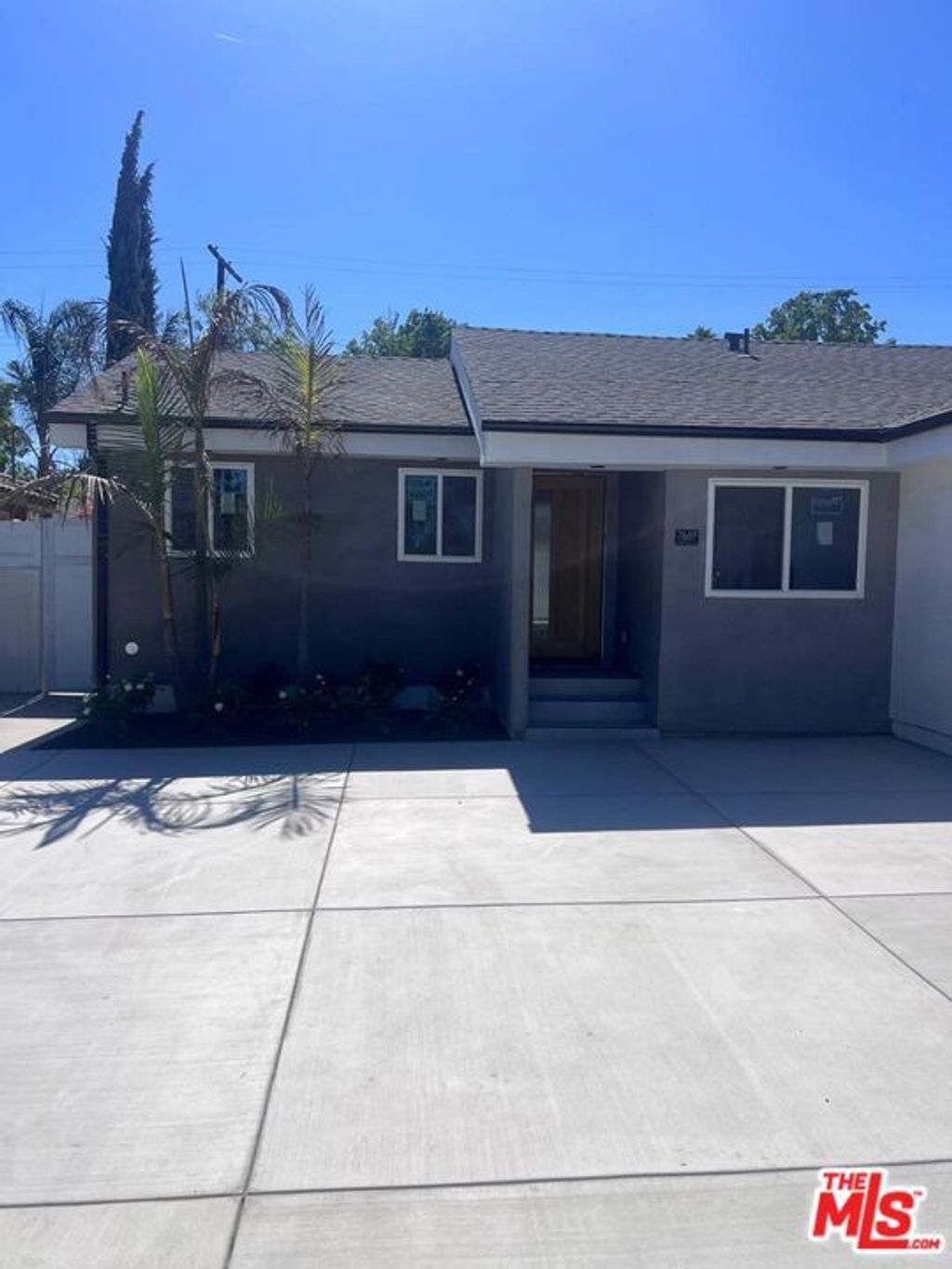 Photo of 7669 Beeman Avenue, North Hollywood, CA 91605 (MLS # 25588749)