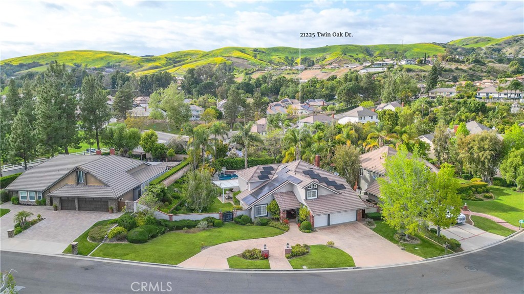 21225 Twin Oak