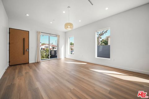 Photo of 1905 S Corning Street #1, Los Angeles, CA 90034 (MLS # 25610341)