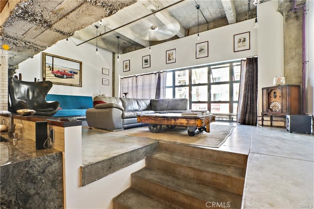 Downtown (DT) - Residential Lease