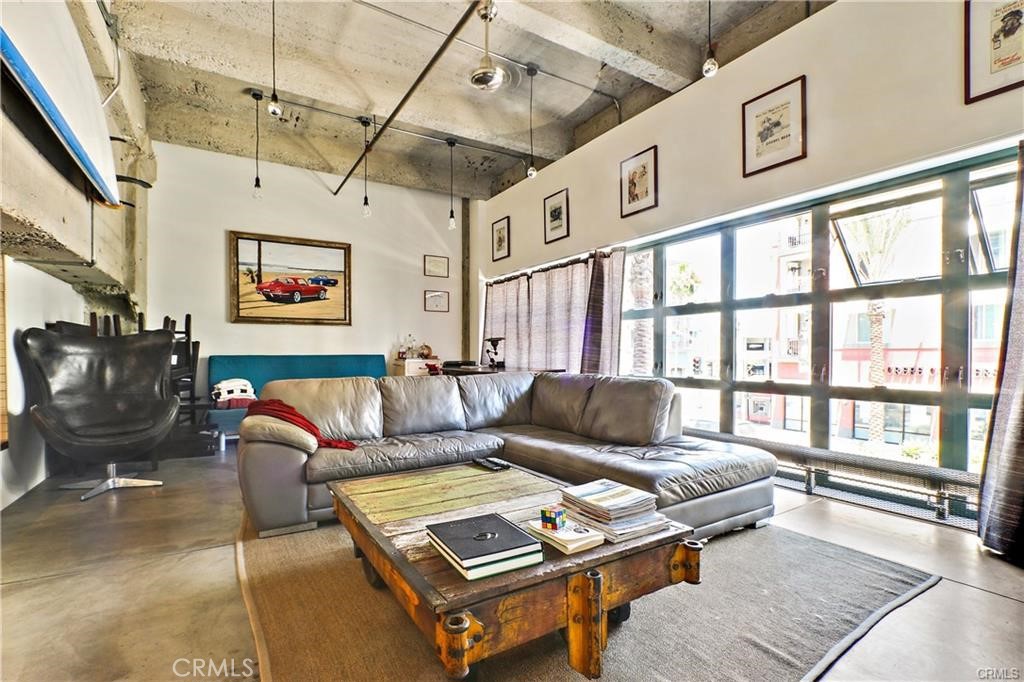 Downtown (DT) - Residential Lease