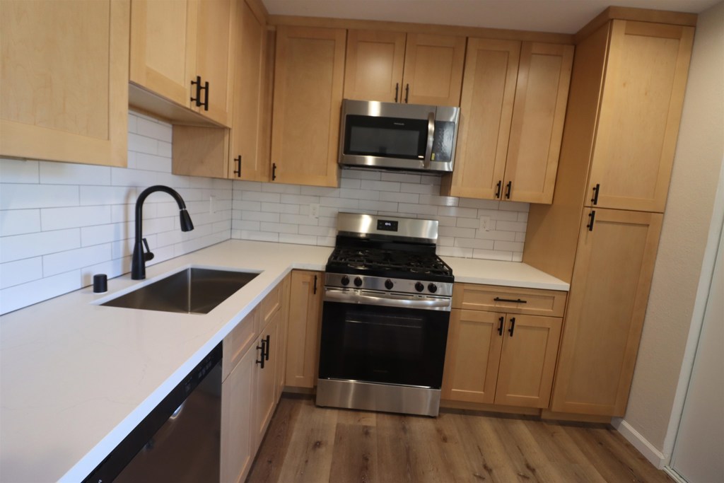 2313 Peppertree Way 1