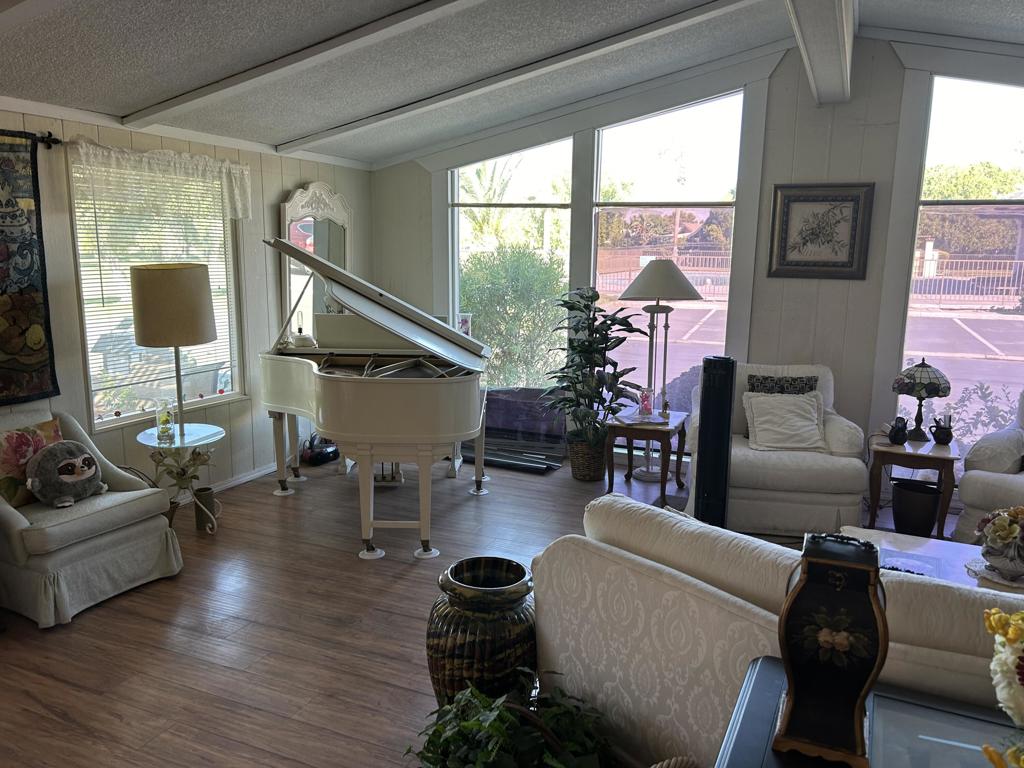 Suncrest Country Clb - Manufactured In Park
