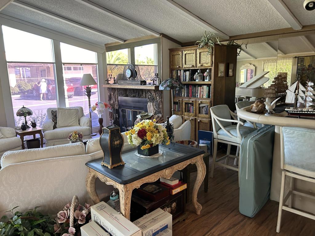 Suncrest Country Clb - Manufactured In Park