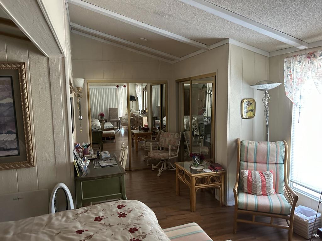 Suncrest Country Clb - Manufactured In Park