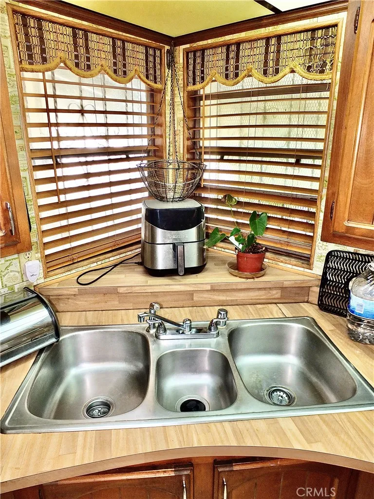 Rancho Dominguez, California 90220, United States, 2 Bedrooms Bedrooms, ,2 BathroomsBathrooms,Residential,Active,226760