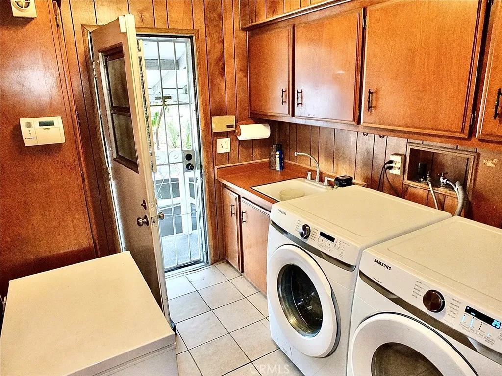 Rancho Dominguez, California 90220, United States, 2 Bedrooms Bedrooms, ,2 BathroomsBathrooms,Residential,Active,226760