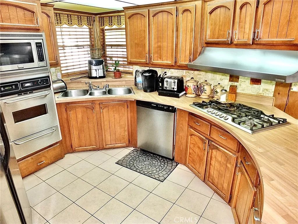 Rancho Dominguez, California 90220, United States, 2 Bedrooms Bedrooms, ,2 BathroomsBathrooms,Residential,Active,226760