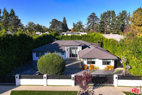 Photo of 13339 Margate Street, Van Nuys, CA 91401 (MLS # 25631603)