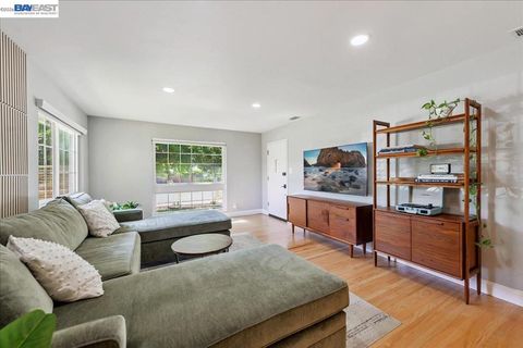 Photo of 168 Albatross Avenue Ave, Livermore, CA 94550 (MLS # 41132436)