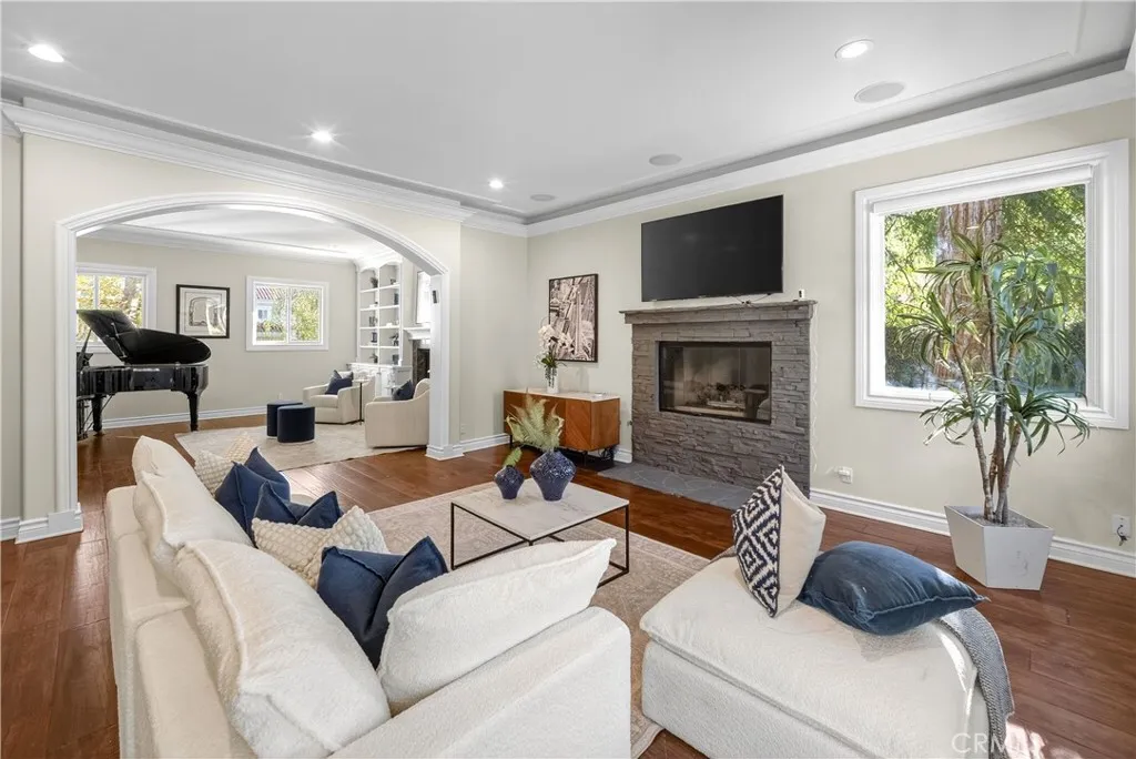 Calabasas, California 91302, United States, 5 Bedrooms Bedrooms, ,5 BathroomsBathrooms,Residential,Active,241672