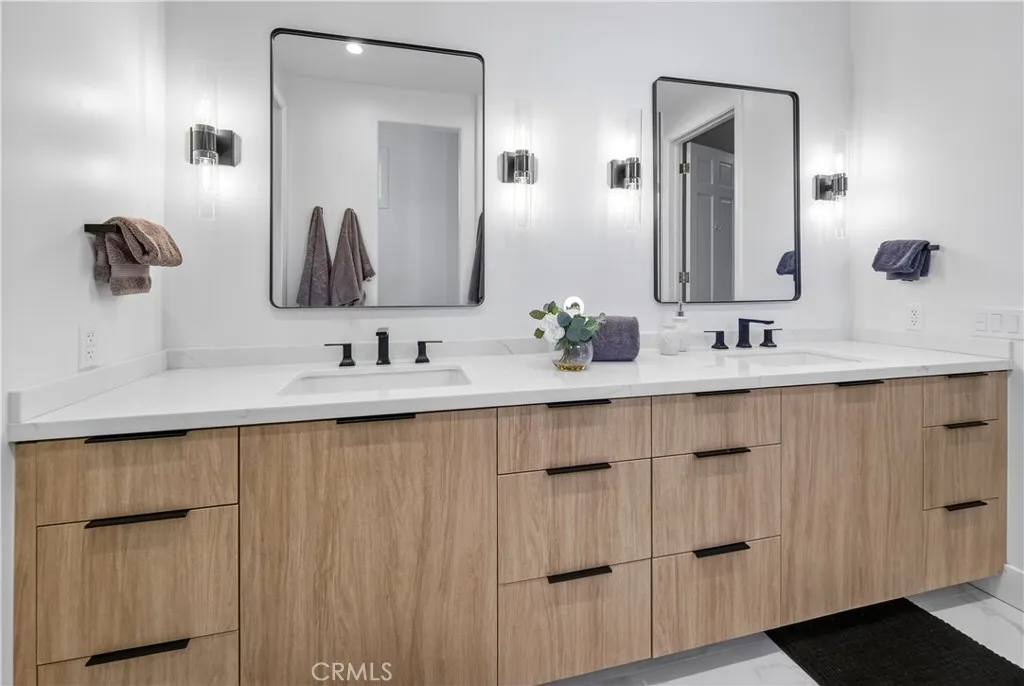 Calabasas, California 91302, United States, 5 Bedrooms Bedrooms, ,5 BathroomsBathrooms,Residential,Active,241672