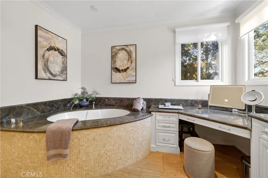 Calabasas, California 91302, United States, 5 Bedrooms Bedrooms, ,5 BathroomsBathrooms,Residential,Active,241672