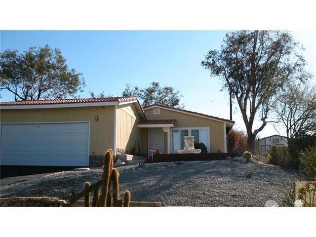 WOW.. 3 bedroom 2 bath home. Kitchen has GRANITE kitchen COUNTERS. Large backyard and double car garage... owner pays trash.
