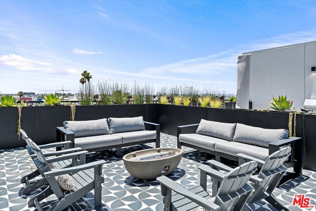 listing image 130729589217792391566