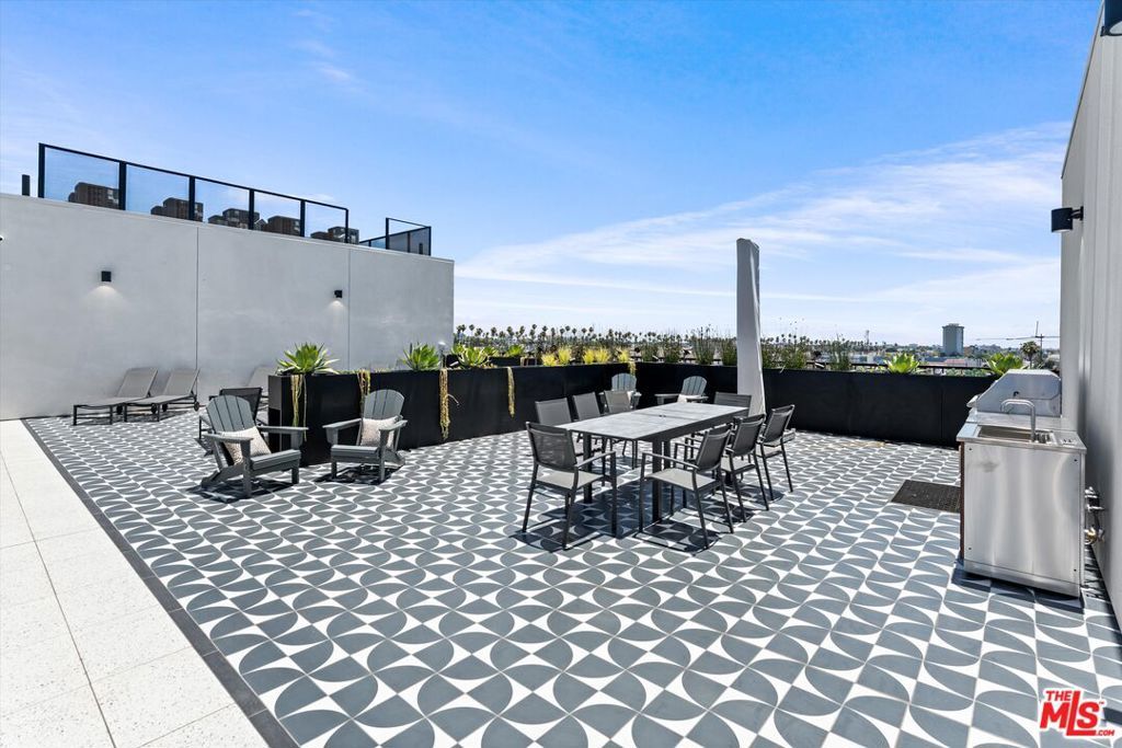 listing image 130724945427956589178